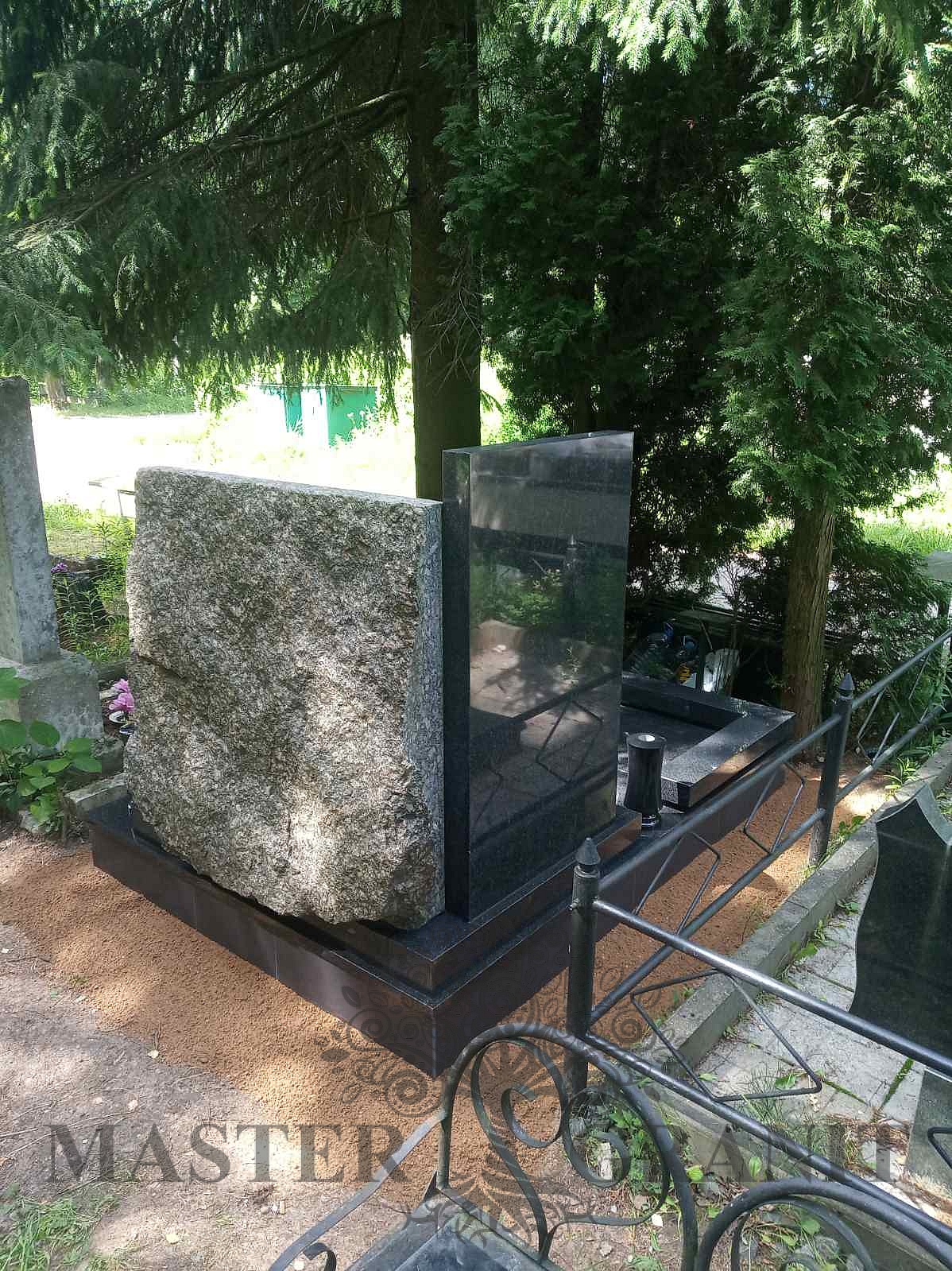 как застраховать памятник на могилу